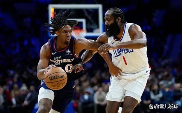 比赛以洛瑞的三分开始,布雷突破篮下后仰跳投开启了一波5-0的攻势