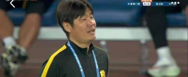 原创原创21李霄鹏再挨2闷棍送难兄首胜看来他还是适合执教鲁能