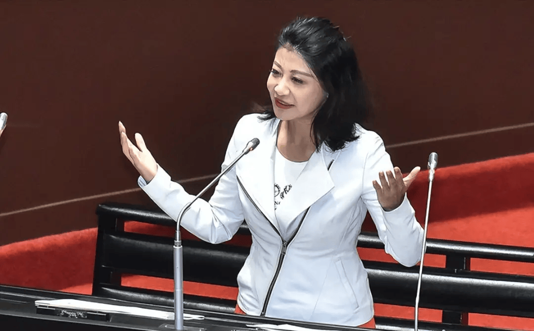 原创马英九台湾属中国话音未落美议员窜台见蔡英文称共同抵制大陆