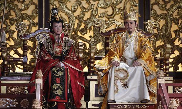 太宗,在太宗病重期间又傍上了太子李治,从而开启了一段极不平凡的一生