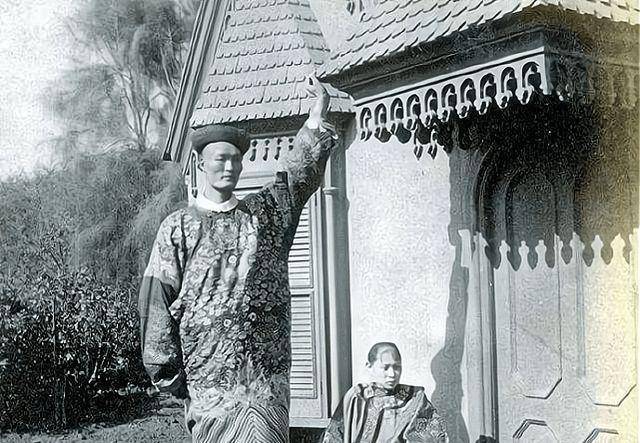 原创清朝巨人詹世钗娶英国老婆身高有319米穿官服大量拍照
