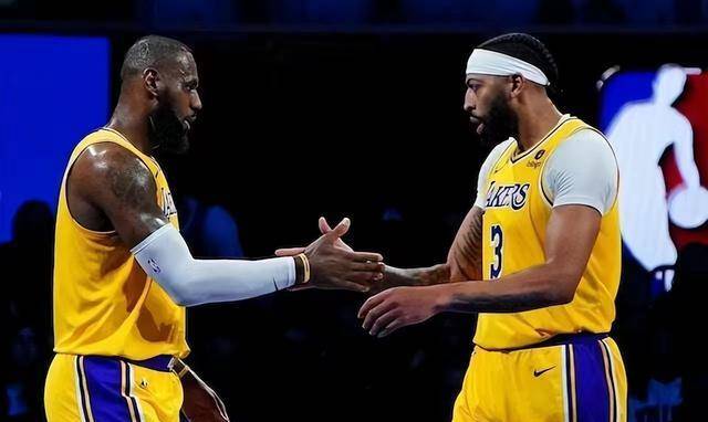 nba传言湖人队引入布朗加强防守火箭队和猛龙队或展开三方交易