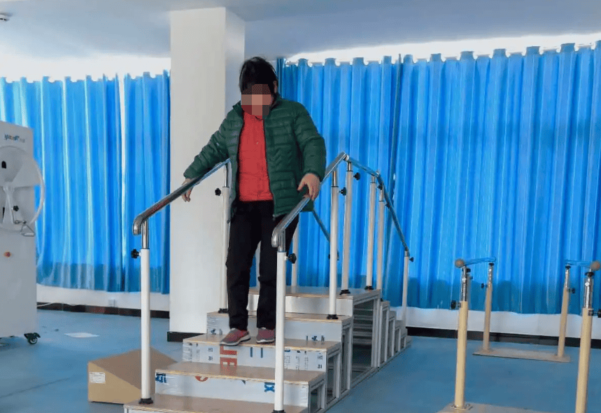 帕金森病康复散步成为热门轻松走出运动障碍肌肉变得更强壮