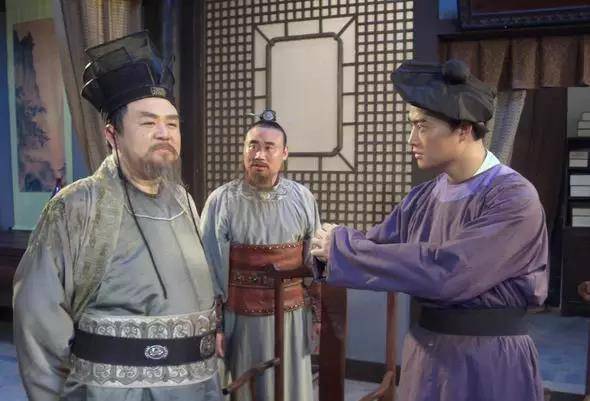 而曹利用积军功升为枢密使,寇准却认为他只是一赳赳武夫,很是不屑