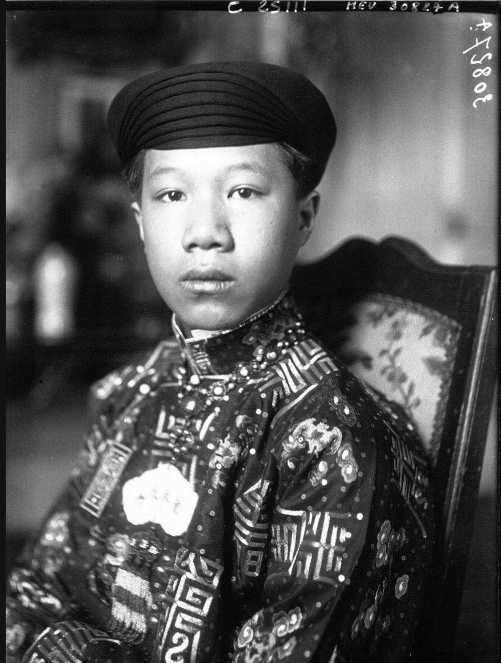 原创越南末代皇帝结局比溥仪要好皇后没有婉容漂亮但下场也好很多