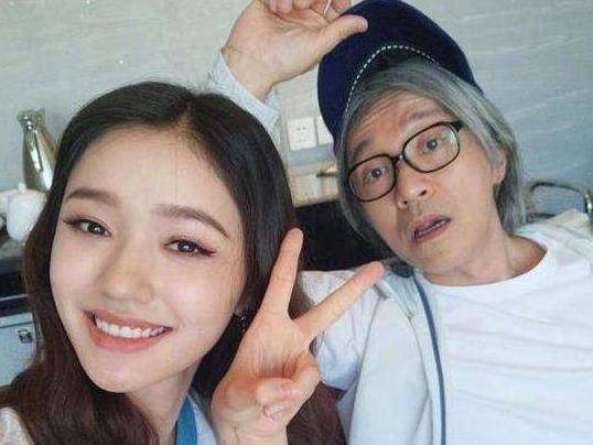 原创露脸照曝光24年前星爷后座的女孩是她周星驰如果上天能再给我一次