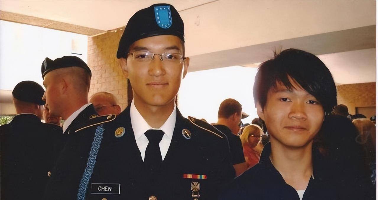 2011年,华裔少年陈宇晖加入美国军队,却在军营意外身亡_廖梓源_陈炎桃