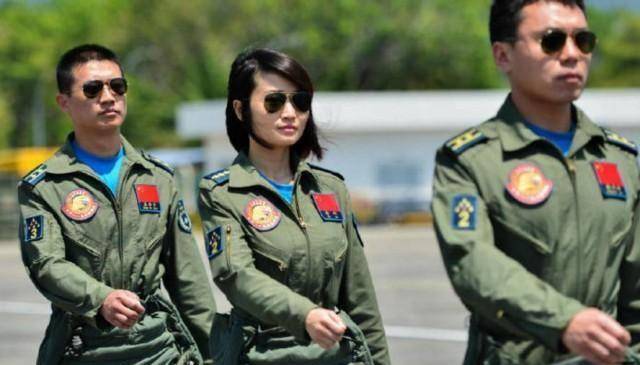 她是中国首个战机女飞行员年仅30岁逝世父母交给党不后悔