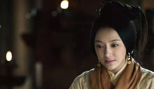 他娶到了如花美眷的夫人,也就是后来相助刘邦起义并且