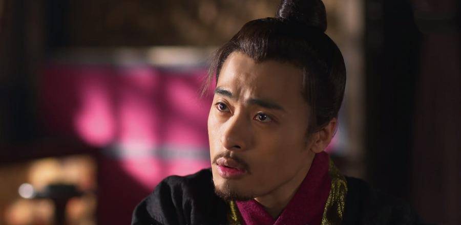 范雎向秦昭王阐明宣太后在朝廷内专制,魏冉在外事上擅权,泾阳君,高陵