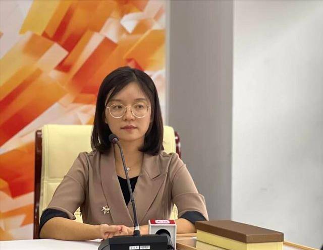 力打破了术业有专攻的固有概念,以全优的成绩顺利拿到了清华的双学位