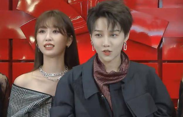 原创th9成员出席活动谢可寅长腿优越虞书欣和刘雨昕同框脸胖吃亏了