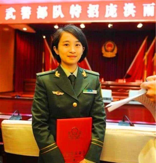 原创丈夫牺牲后31岁心理学女教师被特招入伍得到军队特殊照顾