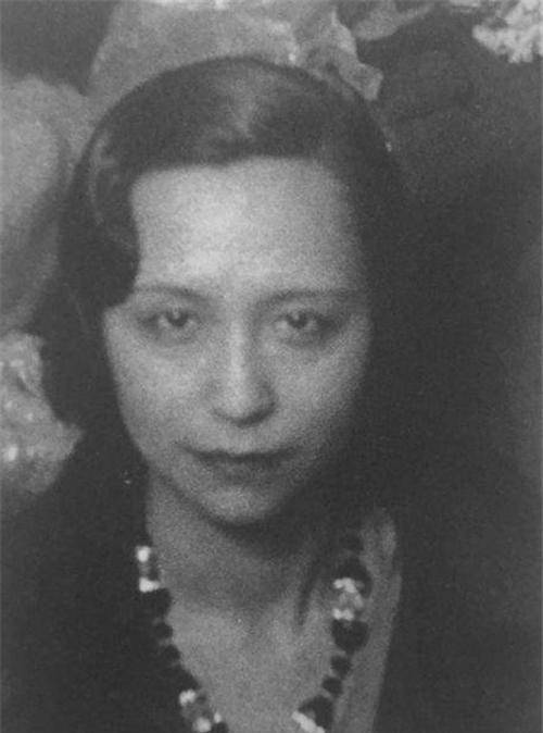 这样的政治婚姻注定是悲剧的,黄逸梵和张廷重三天一小吵,五天一大吵