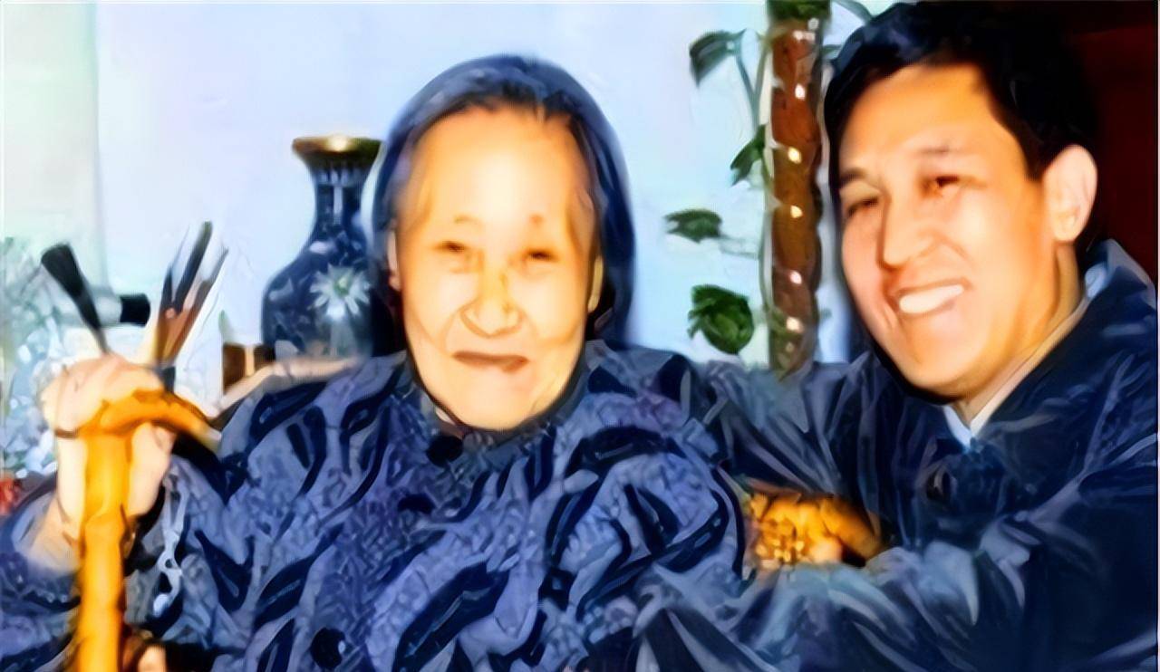 清末的最后一位格格活到2004年临终前说了溥仪不敢说的话