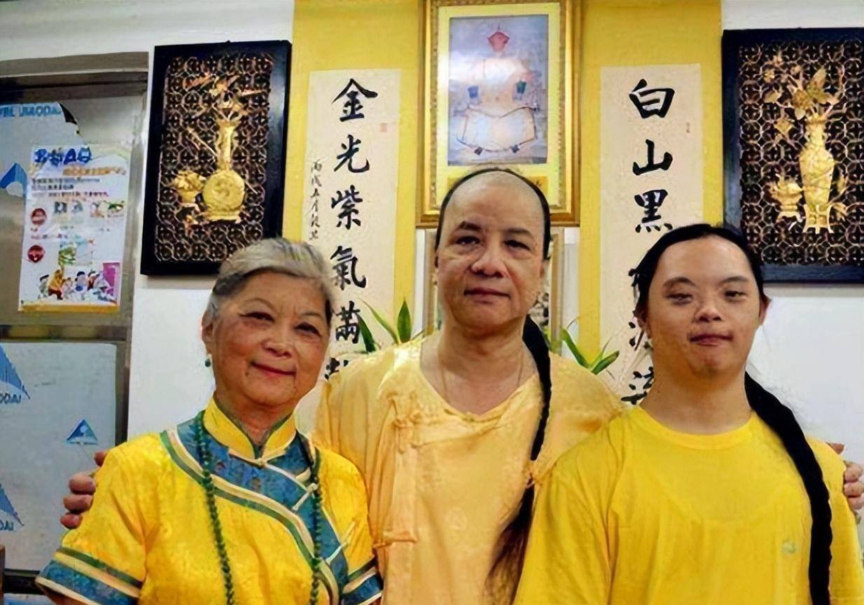 男子自称多尔衮十世孙留长辫穿黄袍拒娶汉女还欲索要故宫