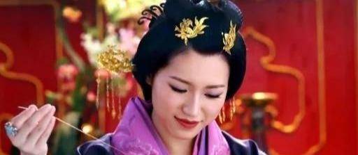 原创她未嫁人便克死5位丈夫后被皇帝纳入后宫捡漏成为了皇太后