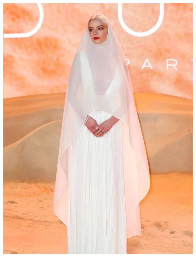 《沙丘2》惊鸿一瞥的性感荷尔蒙,原来早就是实力派的美女明星了_安雅