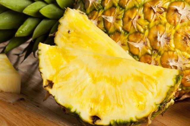 原创吃菠萝的时候为什么要泡了盐水才可以吃呢很多人不清楚