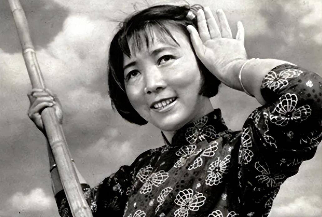 著名艺术家田华与初恋丈夫携手一生儿子去世当天她还去当评委