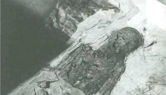 这位帝王生前无限风光死后差点成无头鬼