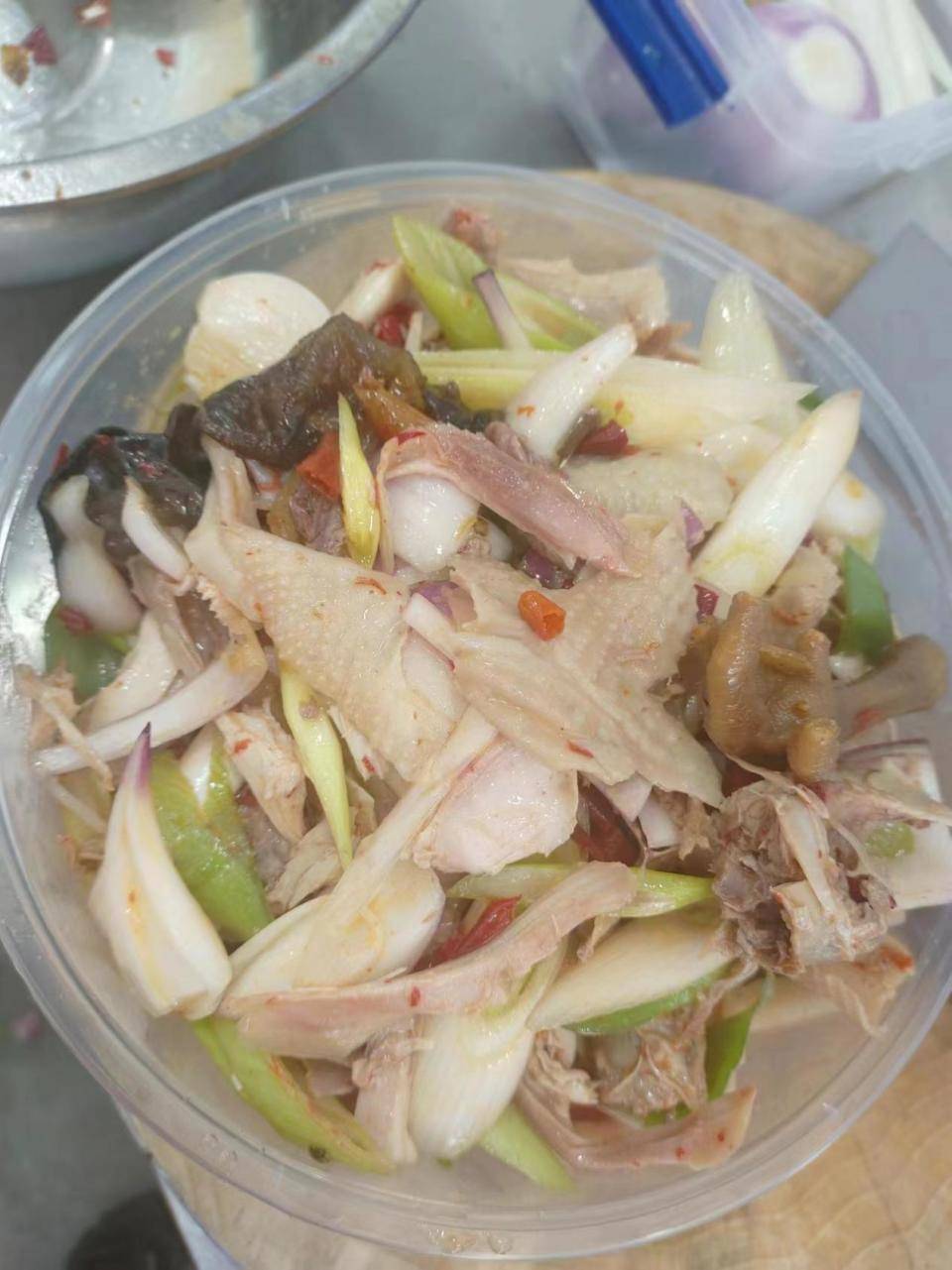 恭喜"想你辣椒麻鸡"荣获2024年度新蔡县首届《舌尖上的美食》评选活动