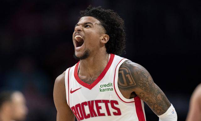 火箭收获10连胜并挑战勇士杰伦格林崭露头角传言申京或面临交易