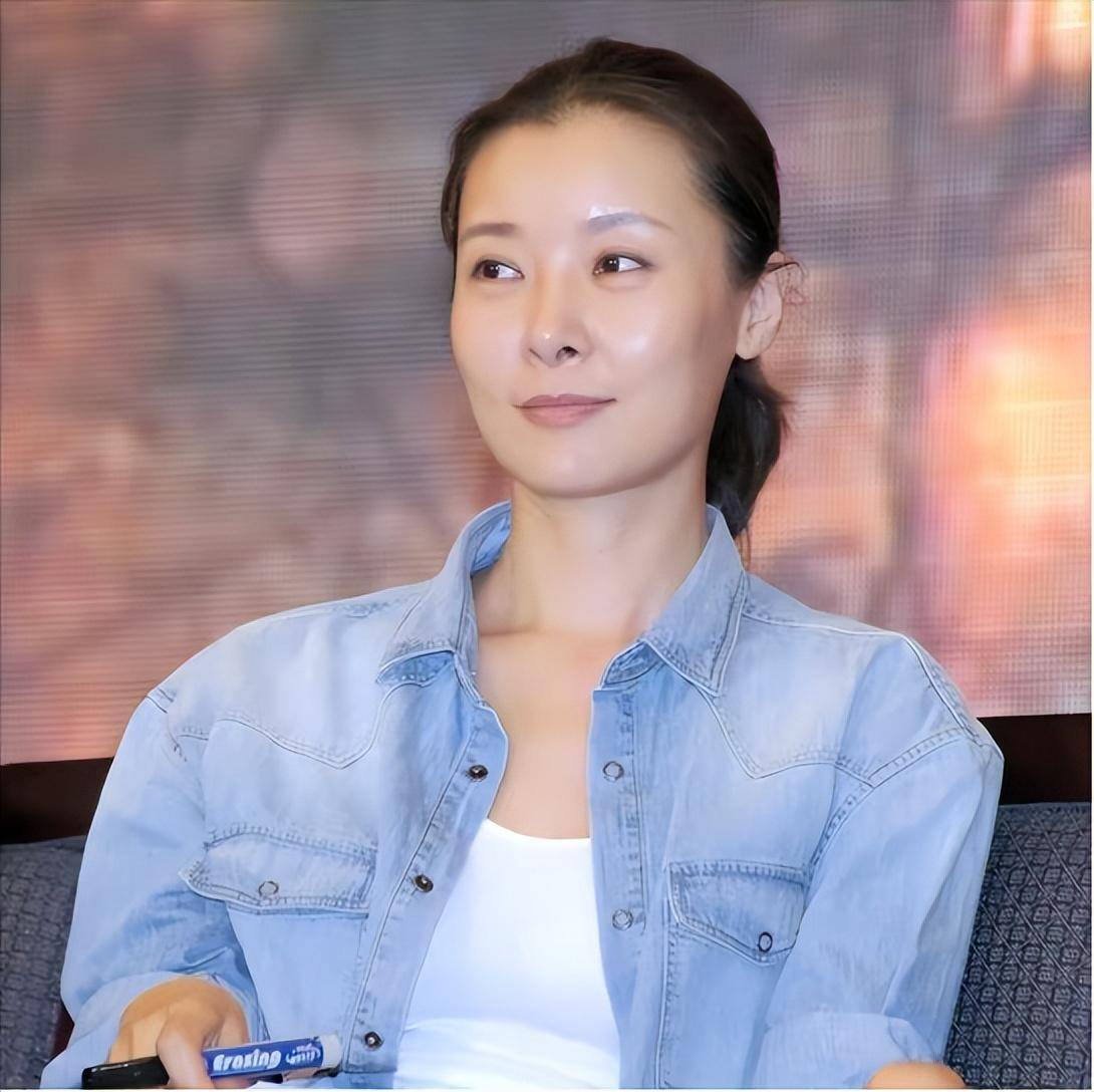 奶奶是13级干部,本该养尊处优的她,选择从底层做起_柯蓝_黄志忠_因为