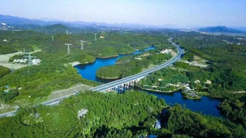 汕(头)湛(江)高速公路惠州至清远段(简称"惠清高速")全长约125.
