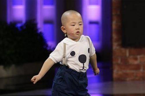 是一部我们看不到的心酸史……_父母_小孩子_张峻豪