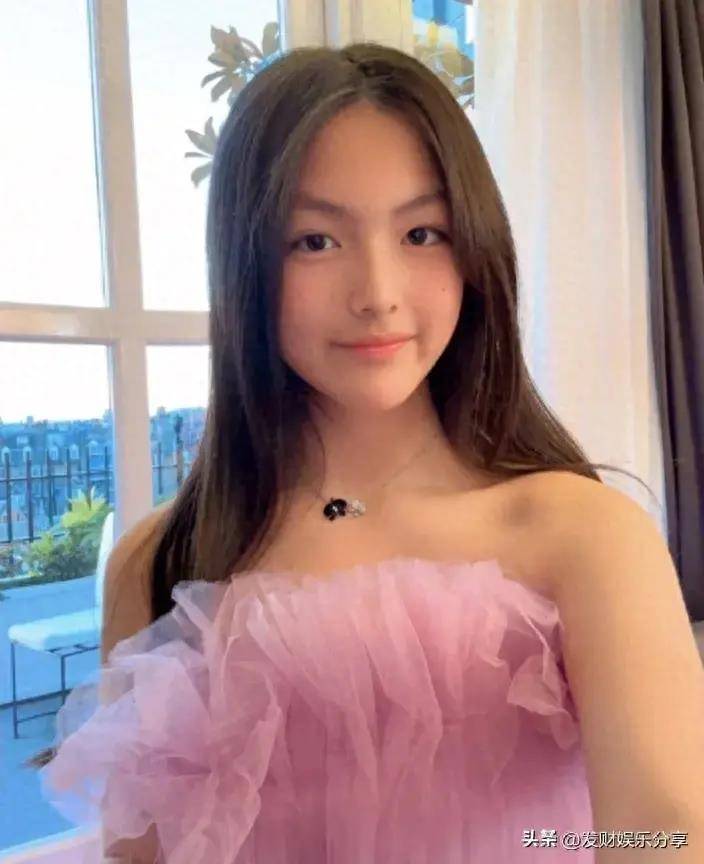 王诗龄天生丽质享福多李湘教女有方成佳话