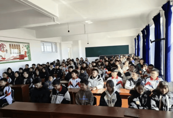 黑龙江望奎县法学会开展关爱明天普法先行青少年法治教育宣传基层行