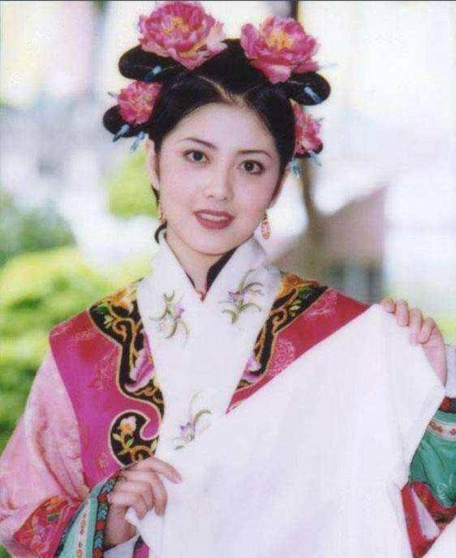 她是乾隆的试婚宫女死后被追封为皇贵妃儿子却被乾隆骂死