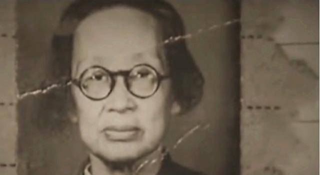 法庭上她哭诉自己是穷人,小尼姑庭上作证,百万两黄金重现天日_陈璧君