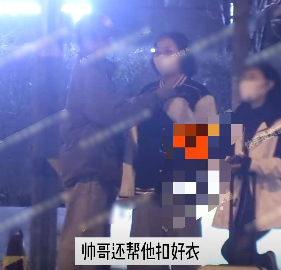 哪怕这时候李雪琴的小助理还在身边,也挡不住两人间旁人融不进去的