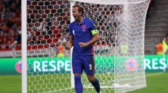 世界第4大爆发,半场连轰4球,67年神奇纪录诞生_英格兰_斯特林_预赛