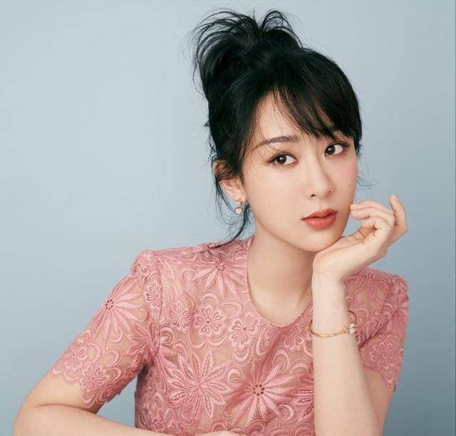 随后却被下架,当红小花杨紫曾在演员表被除名_周冬雨_事情_剧情