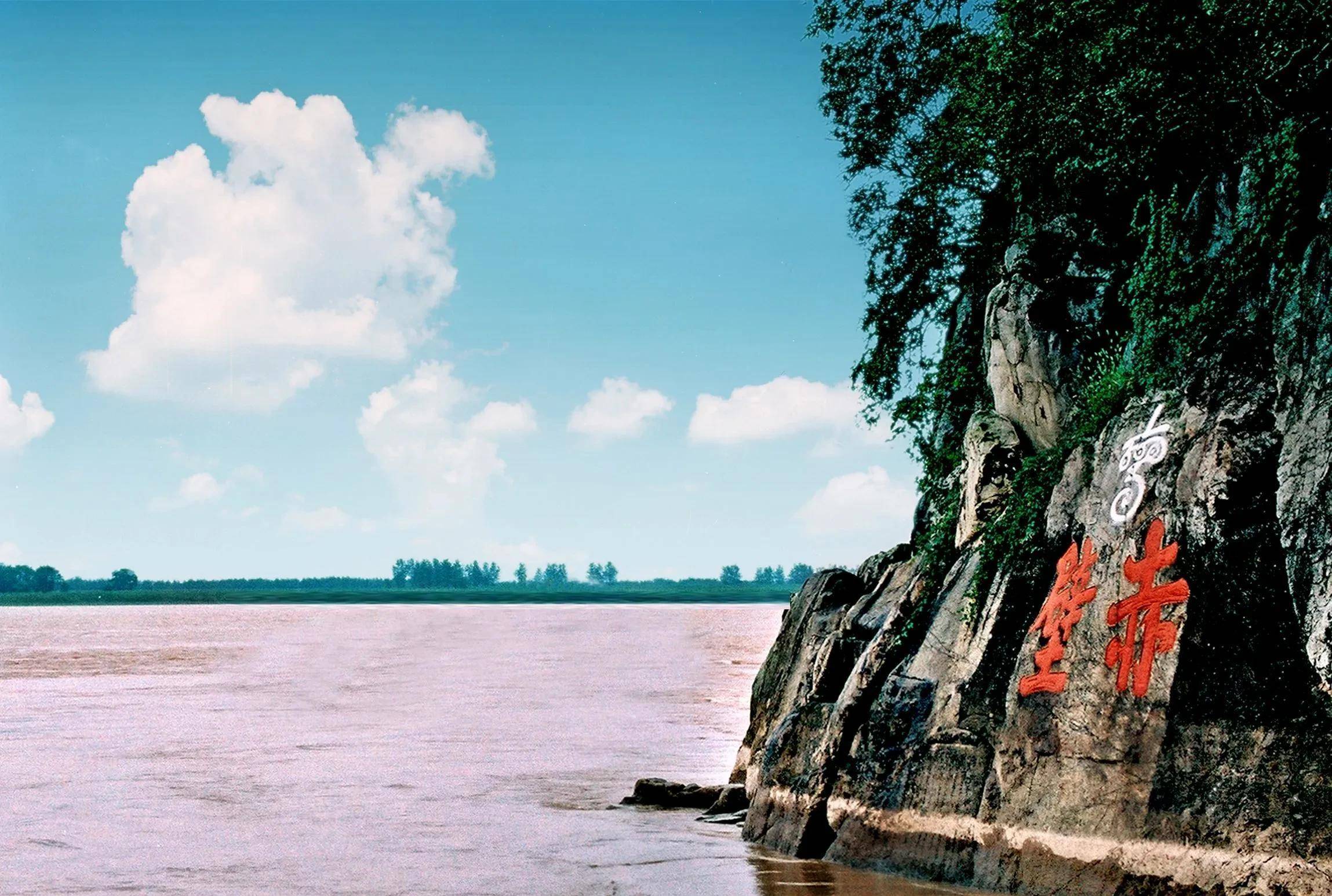 看看古人如何表示哀愁的,在《赤壁赋》中苏轼提到"此非曹孟德之诗乎?