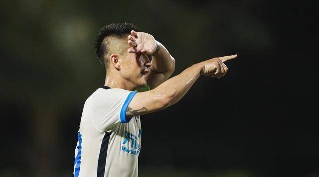 原创原创30大连人打疯了双杀广州城林皇破门9号神锋回归