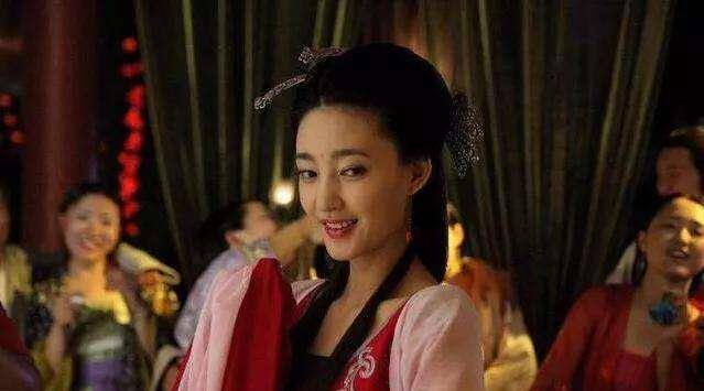 原创都说母以子贵她生下皇帝却仍然很低微连宦官都看不下去