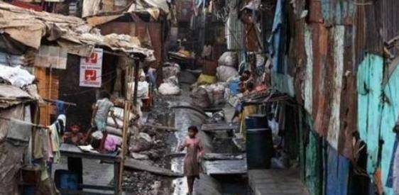 原创为啥印度富人区总有贫民窟美女蹲守她们在等啥导游来告诉你