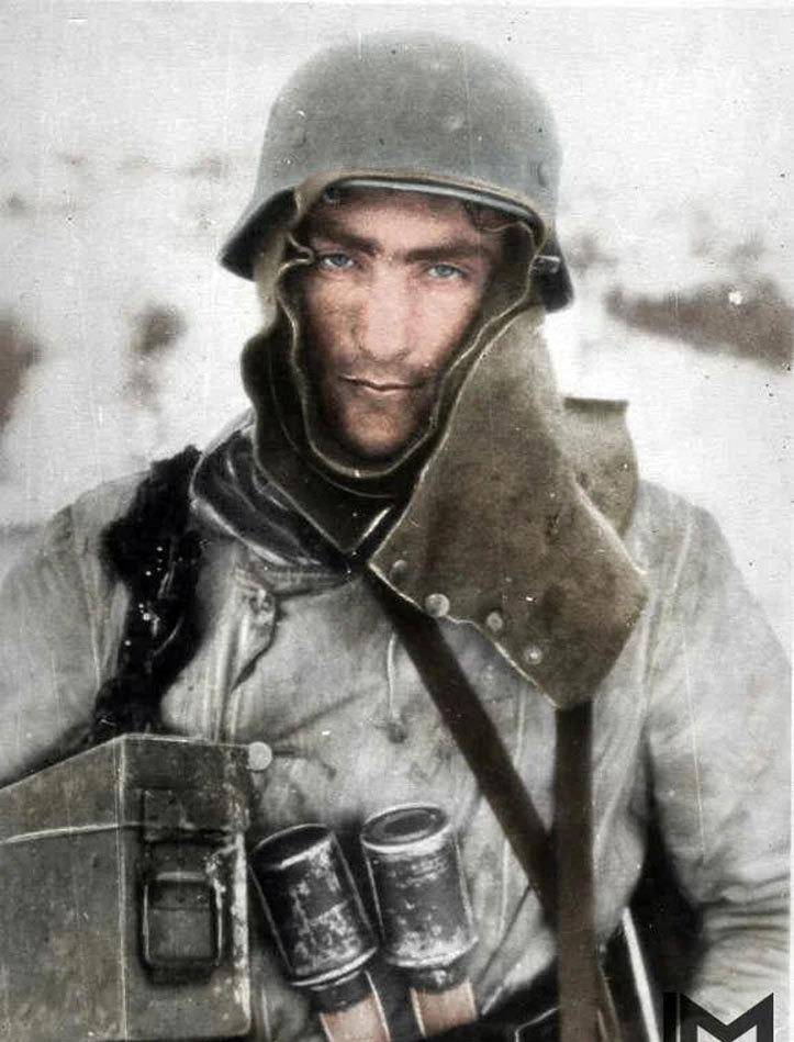 德军摄影师,他们在战争后期拍摄的作品中,已经看不到高昂的士气,士兵