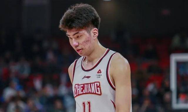 余嘉豪姚明接班人之路中国篮球迈向新时代