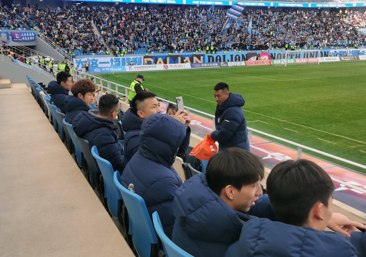 大连英博10黑龙江冰城图片分享鲲城2比1足球城球队保持全胜