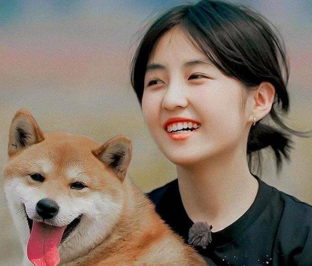 原创8岁作为冯女郎,19岁是四小花旦之首,张子枫是谁在力捧?