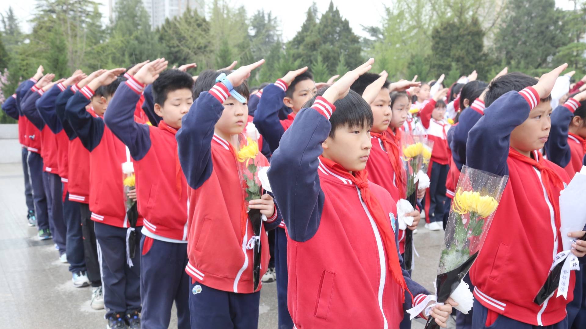 吉祥路小学校服图片