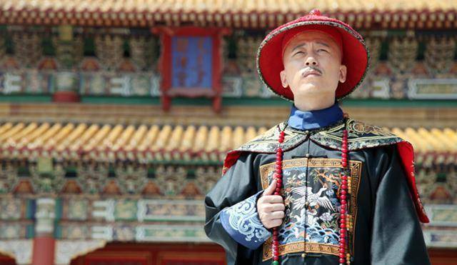 而本文要说的这个人,他即无高官显爵,也不受皇上恩宠,但他却敢于挑战