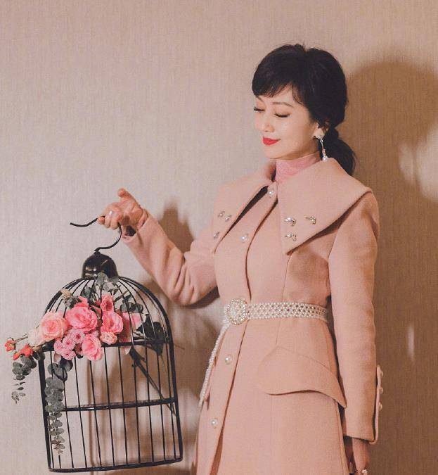 原创67岁赵雅芝晒健身照逆天长腿太吸睛体重30年未超过95斤