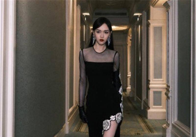 唐嫣的腿绝了又细又长不愧是行走的画报