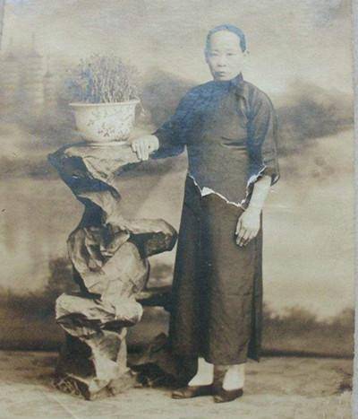 父亲躺了三十年,母亲伺候三十年,奶奶却选择放弃,孙女难以原谅_周仁